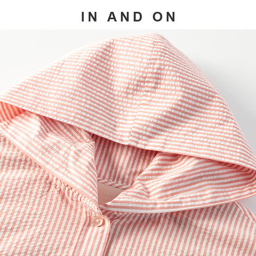 IN AND ON 初见 100%棉盐缩泡泡绉条纹连帽衬衫 55170 商品图5