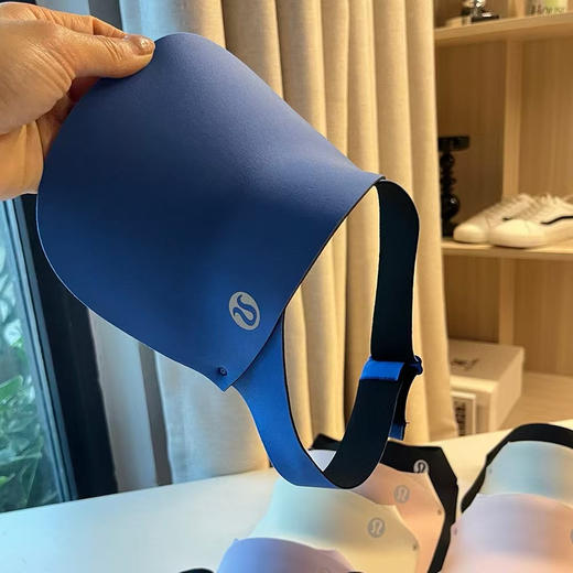 原单正品 Lululemon亲子运动遮阳帽，全新露露家研发的四面弹防晒面料，只有1颗鸡蛋的重量，超轻超软！防晒UPF50+，有效阻隔95%紫外线，亲子款。外网售价38美刀！！！ 商品图13