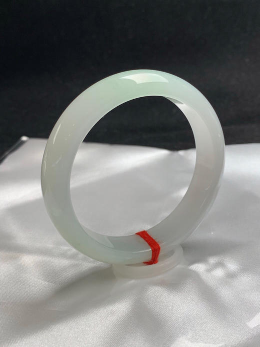 612555，58圈口，冰飘甜绿正圈平安镯，底子冰胶，冰润完美 商品图1