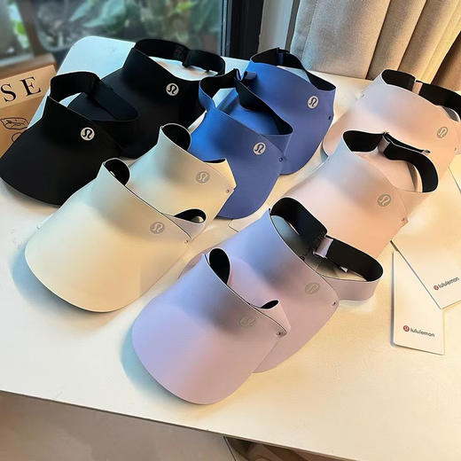 原单正品 Lululemon亲子运动遮阳帽，全新露露家研发的四面弹防晒面料，只有1颗鸡蛋的重量，超轻超软！防晒UPF50+，有效阻隔95%紫外线，亲子款。外网售价38美刀！！！ 商品图2