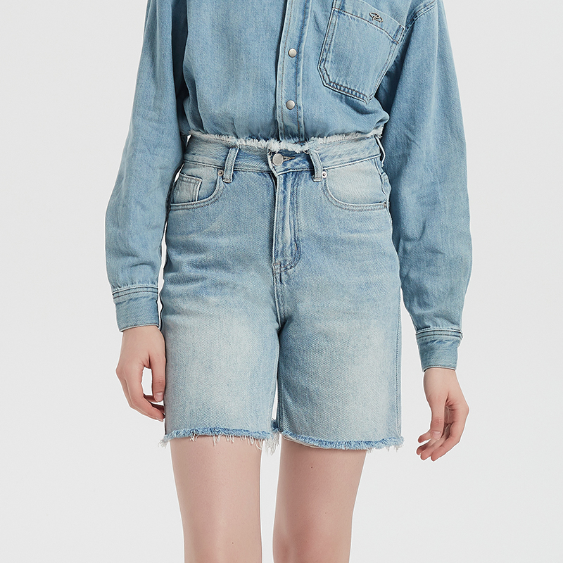 【2件9折】【Petit Bari】花朵贴布绣毛边牛仔短裤 直筒浅色浅蓝色薄款