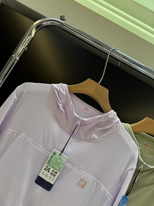 点此购买 斐乐春夏季女士会呼吸的皮肤衣连帽外套 dd 313630 商品图3