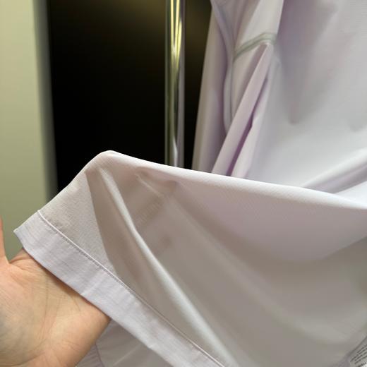 点此购买 斐乐春夏季女士会呼吸的皮肤衣连帽外套 dd 313630 商品图14