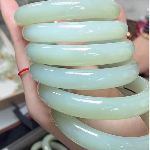 玉美人菲菲/和田玉手镯/多样性发一 商品图0