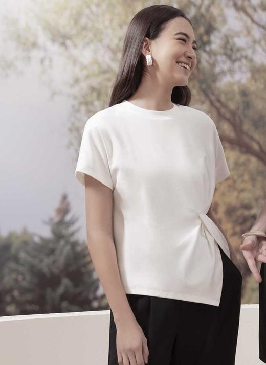 佐丹奴女装25年新款弹力保型T恤衫05325241 商品图3