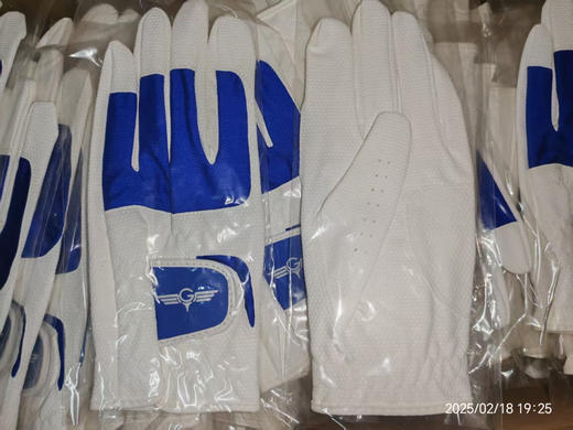 外贸剩余，全新高尔夫左手手套
材质：PU+颜色弹力莱卡布
四个色只有22码，23码 商品图3