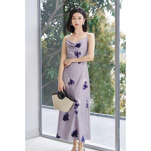 米思阳2025夏季新款温柔淑女风吊带裙设计感气质绝美度假裙子2155 商品图4