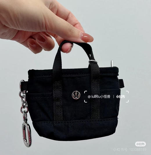 原单正品lulu nano tote lulu超迷你多口袋小包挂件

粉色/骨白/黑色/蓝拼

原价 35 美金 商品图9