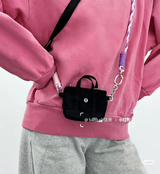 原单正品lulu nano tote lulu超迷你多口袋小包挂件

粉色/骨白/黑色/蓝拼

原价 35 美金 商品图10