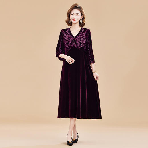 KQ-210513真丝绒连衣裙春装2025新款重工刺绣裙洋气大码七分袖气质裙子 商品图1