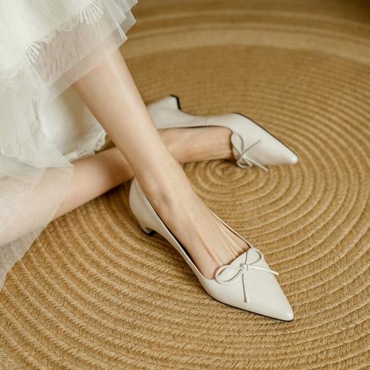 【预售5天】绝美蝴蝶结尖头单鞋女新款法式通勤浅口低跟皮鞋PS&PS3106 商品图3
