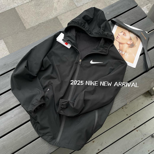 耐克NIKE专柜款轻量化男女同款连帽外套 商品图9