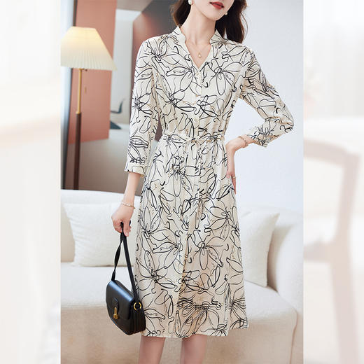 KQ-29679品牌V领淑女轻熟风真丝连衣裙气质名媛法式显瘦碎花收腰桑蚕丝裙 商品图2