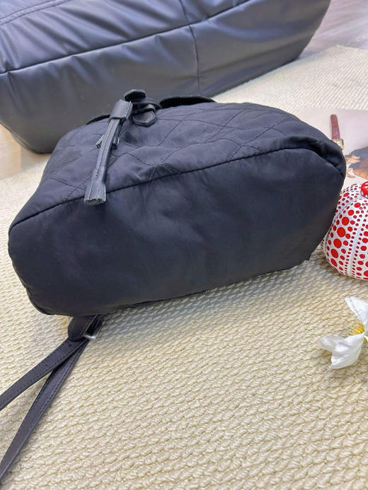 Prada 黑色 降落伞布 双肩包 商品图1