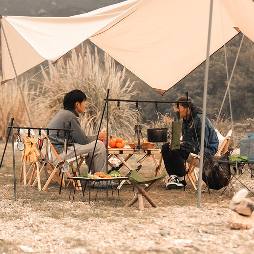 【多功能三角挂架，结实耐用】户外奇迹：轻盈便携，结实耐用。快速搭建，置物、晾衣、灯架，三合一。多功能神奇。露营爱好者、旅行者的梦幻之选！ 商品图2