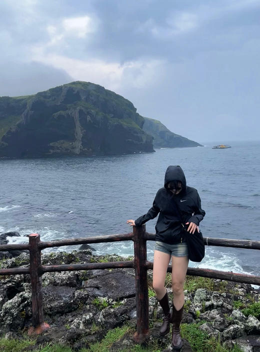 耐克NIKE专柜款轻量化男女同款连帽外套 商品图3