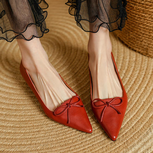 【预售5天】绝美蝴蝶结尖头单鞋女新款法式通勤浅口低跟皮鞋PS&PS3106 商品图1