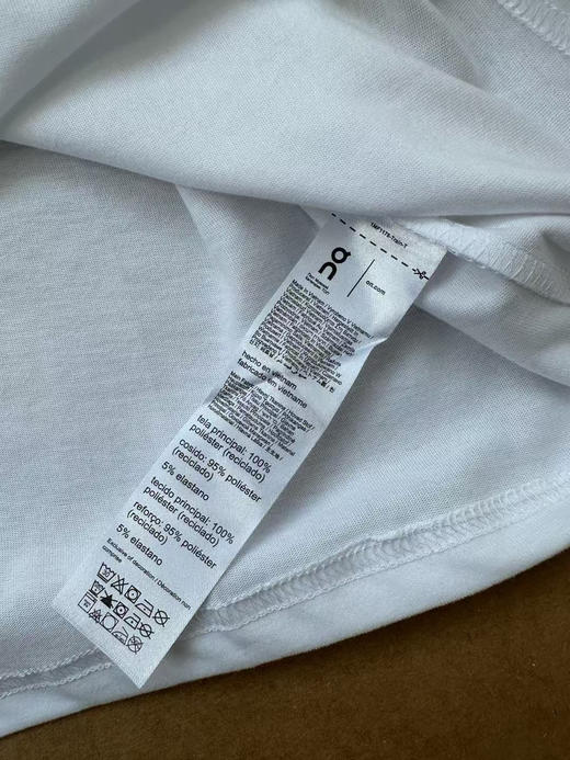 原单正品 On昂跑 Club Long-T Club 系列休闲短袖 T 恤 男女同款
黑白两色，尺码S-XL 商品图5