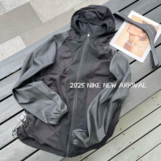 耐克NIKE专柜款轻量化男女同款连帽外套 商品图13