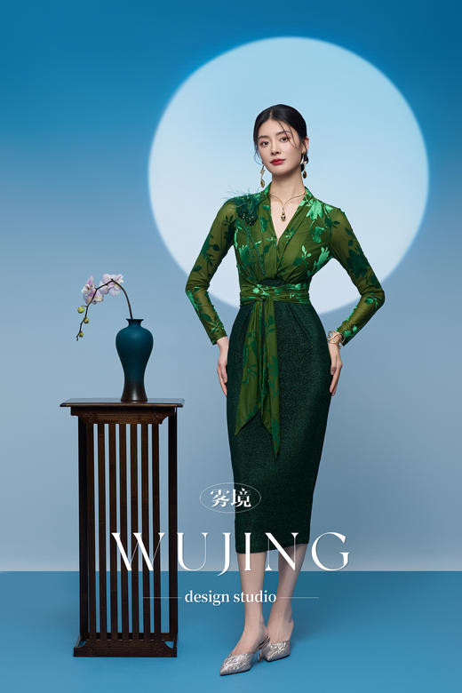 3205118 浮岚暖翠 进口高弹烧花植绒料连衣裙 雾境 商品图4