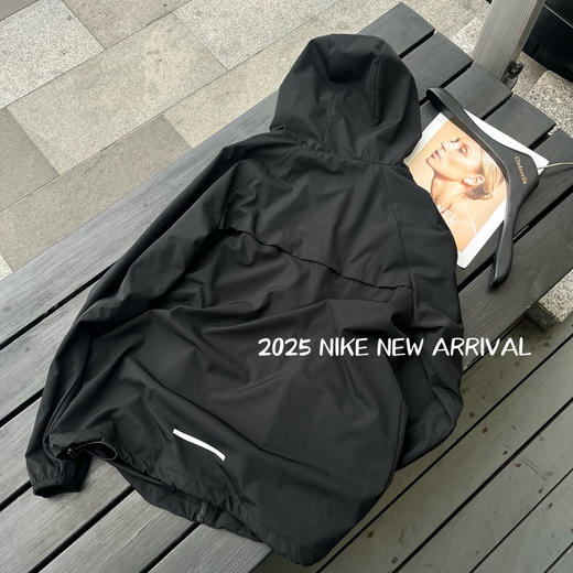 耐克NIKE专柜款轻量化男女同款连帽外套 商品图10