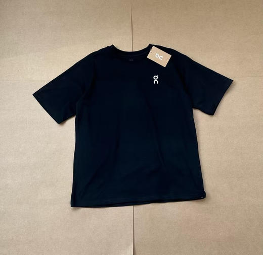 原单正品 On昂跑 Club Long-T Club 系列休闲短袖 T 恤 男女同款
黑白两色，尺码S-XL 商品图7