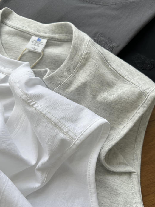 特别福利‼️🔥🔥🔥夏天必备🔴纯棉【伊泺杉男士正肩虎头刺绣背心】 款式极简 无论是单穿还是内搭都非常有少年感！宽肩正肩版，尽显男人挺阔胸膛！ 商品图3