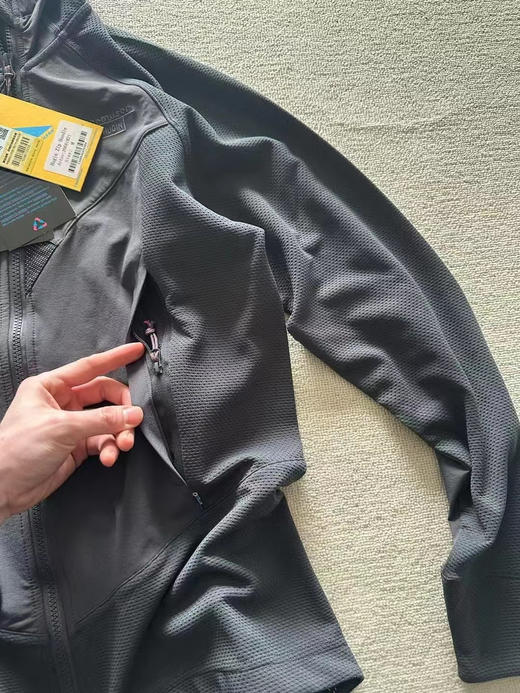 原单正品攀山鼠Klattermusen神鸦系列防风耐磨户外运动夹克连帽 

颜色 渡鸦黑 M L XL XXL 商品图7