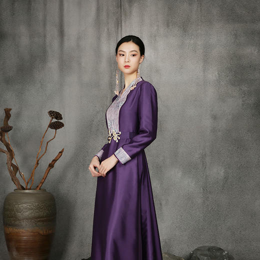 吉祥衣家紫色新中式国风气质优雅减龄礼服高端女装玹音绘锦连衣裙 商品图1