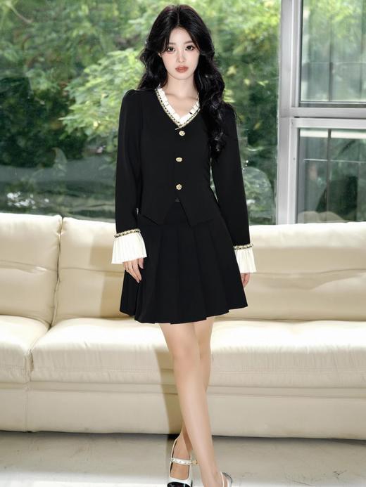 奢姿大码女装2025春装新款法式名媛小香风V领上衣A字百褶短裙套装9951953199 商品图3