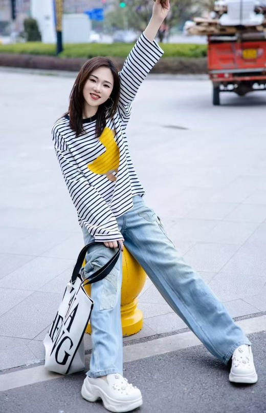 【断码 清仓 凑单】乌丫 25春季新款 可爱小黄鸭印花海魂条纹T恤 商品图2