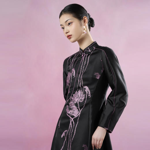 吉祥衣家春季2025新款国风桑蚕丝浮香绕曲荷花轻奢高定连衣裙 商品图4