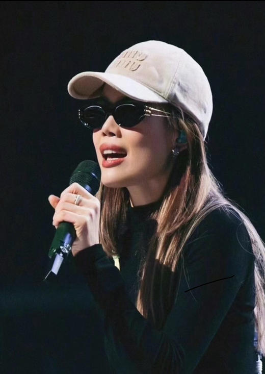 新款 Gentle Monster 2025Collection Kunst  自己备注颜色。红色。黑金色。  黑银色。 商品图14