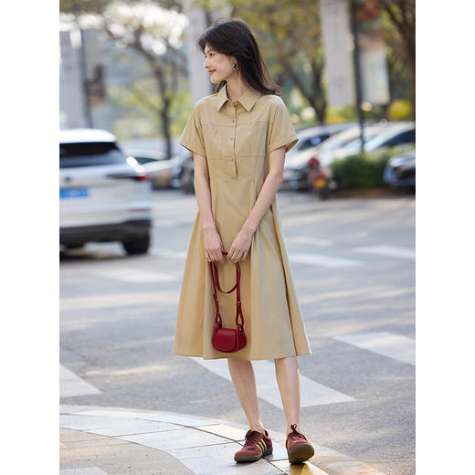 【专属特价】熙世界莱赛尔衬衫连衣裙女短袖2025夏季新款收腰工装风卡其色裙子 商品图4