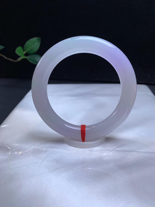 612566，56.3冰春彩圆条，清新白底飘一点点绿花，局部带一截粉紫底，特别清新干净 商品图1