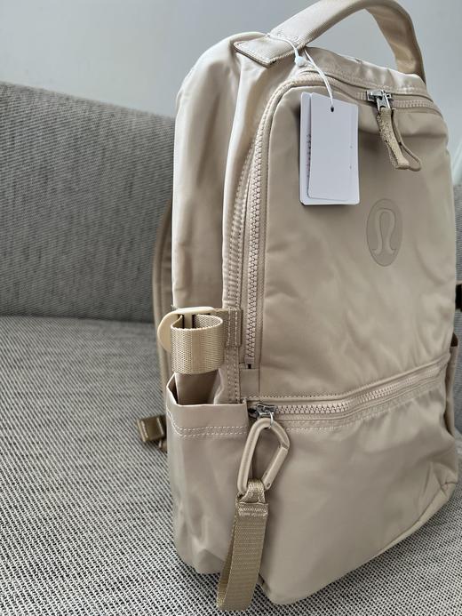 点此购买 lulu露露男女款短途旅行双肩包 sz 313748 商品图13