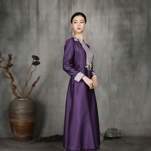 吉祥衣家紫色新中式国风气质优雅减龄礼服高端女装玹音绘锦连衣裙 商品图2