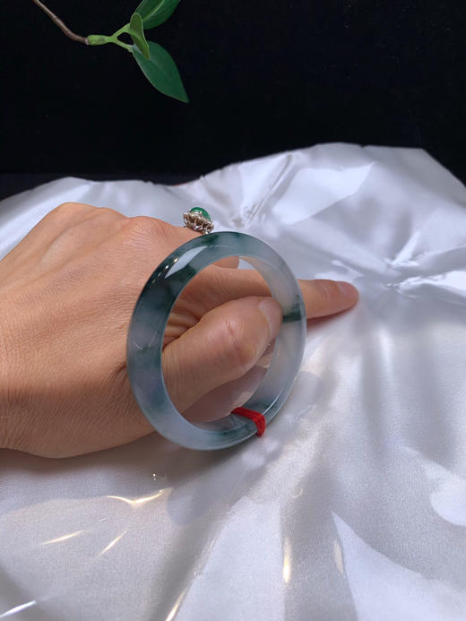 612561，54 冰飘花手镯，满圈均匀干净  油油的，特别秀气有特色，有微纹，不影响 商品图5