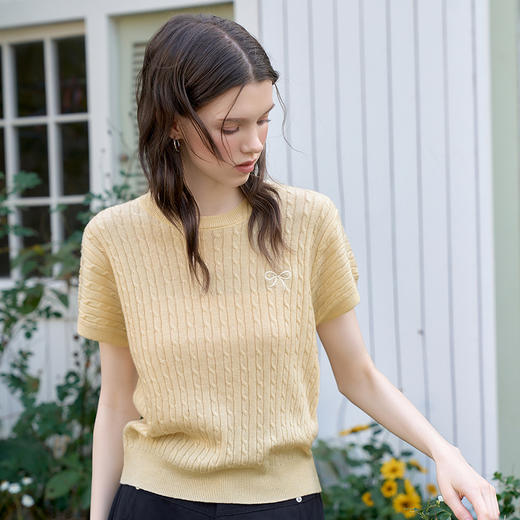 【限时秒杀】西遇短袖针织衫女新款软糯麻花套头毛衣圆领短款上衣D0050391 商品图3