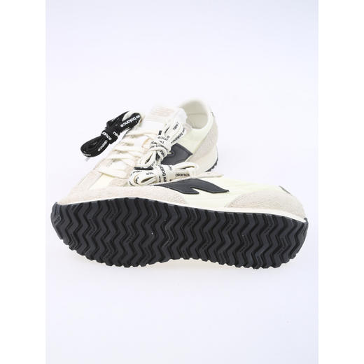 【云粉节】  【8.5折】7楼 NewBalance复古薄底舒适运动男/女跑鞋吊牌价:899元 商品图3