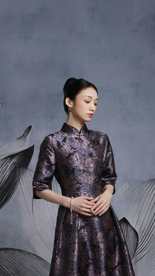 吉祥衣家新中式国风新款高端气质显瘦修身女装红紫斗芳菲连衣裙 商品图2