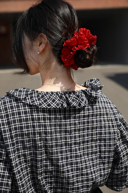 花朵发圈和发夹！bu退bu换~布艺抓夹+缎面褶皱头花大肠发圈~ 商品图3