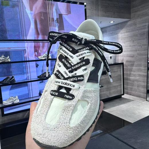 【云粉节】  【8.5折】7楼 NewBalance复古薄底舒适运动男/女跑鞋吊牌价:899元 商品图1
