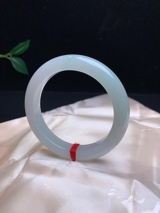 612570，55 浅绿正圈手镯，清新秀气。淡淡的浅绿底色，润润的 冰润清新 商品图2