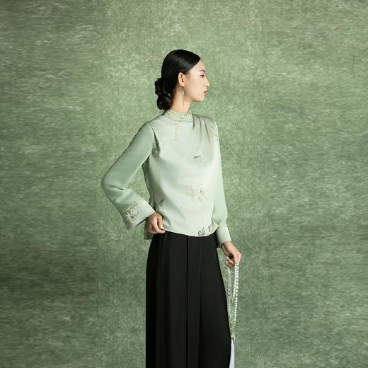 吉祥衣家新中式国风春季新款圆领高端显瘦修身女装露华凝金缕上衣 商品图4