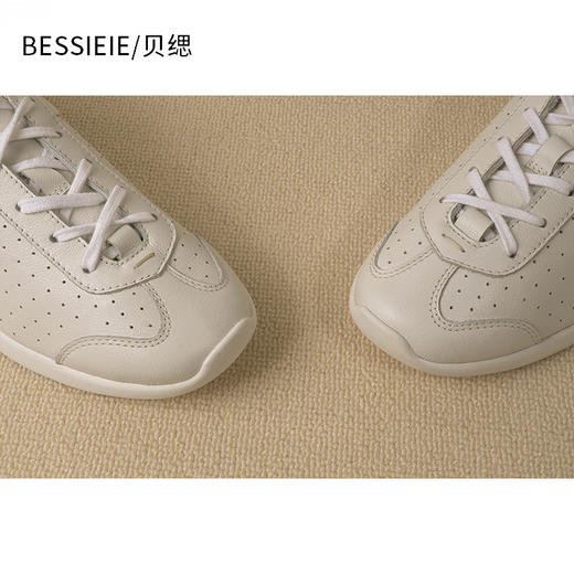 BESSIEIE/贝缌 头层牛羊皮  复古系带芭蕾小白鞋休闲轻薄运动德训鞋百搭 商品图11