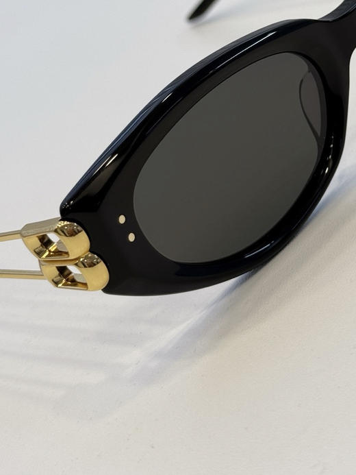 新款 Gentle Monster 2025Collection Kunst  自己备注颜色。红色。黑金色。  黑银色。 商品图12