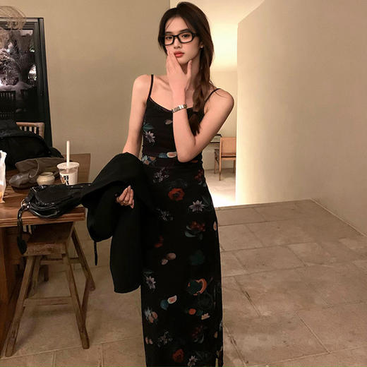 西遇碎花吊带连衣裙女夏季新款黑色法式收腰旅游度假风裙子SS150339/SS150340 商品图3