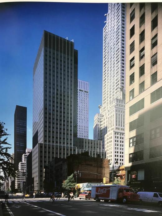 菲利普·约翰逊/艾伦·理奇建筑 数百幅插图 精装16开 商品图9