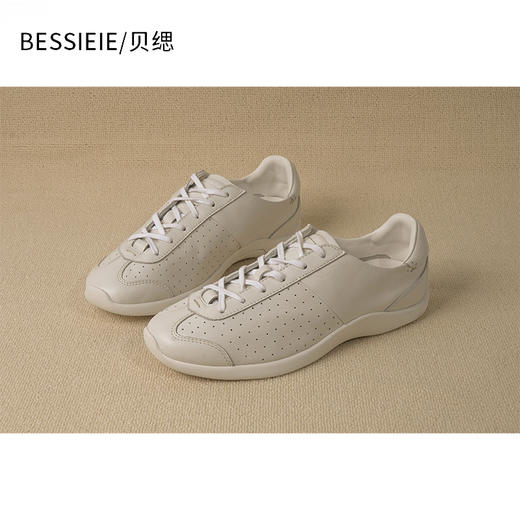 BESSIEIE/贝缌 头层牛羊皮  复古系带芭蕾小白鞋休闲轻薄运动德训鞋百搭 商品图5